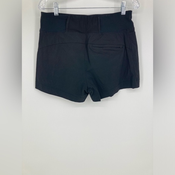 Athleta Trekkie North Shorts Black Size 8 Front Back Zipper Pockets Gently Used - Picture 2 of 4